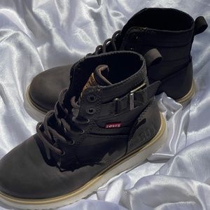 Levo’s501 hightops